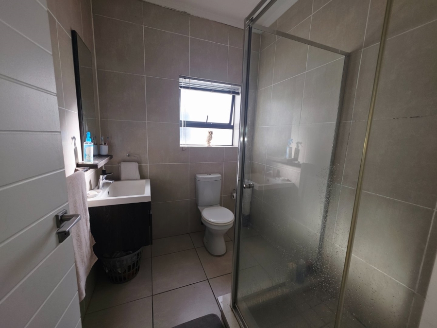 To Let 1 Bedroom Property for Rent in Parklands Western Cape